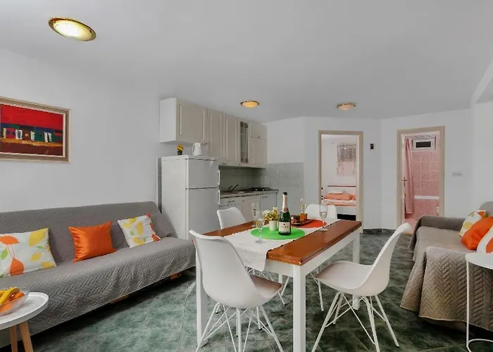 Miranda Sea & Nature Makarska